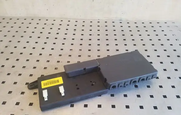 Jaguar XJ X351 Fuse module 318986049