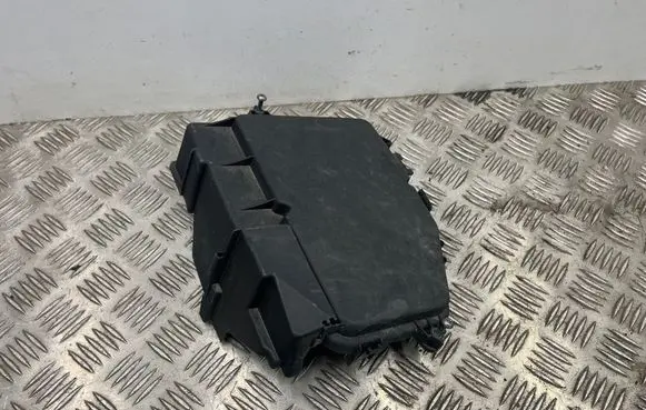 Mercedes-Benz CLA C118 X118 Fuse box cover A2475409500