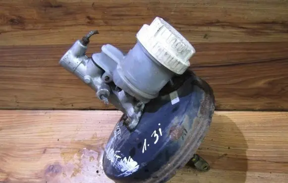 Mitsubishi Colt Brake booster