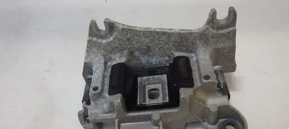 Renault Megane III Gearbox mounting bracket 