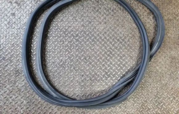 Mercedes-Benz GLS X167 Trunk rubber seal (body) A1677408400