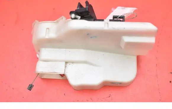 Volkswagen Touran I Front door lock