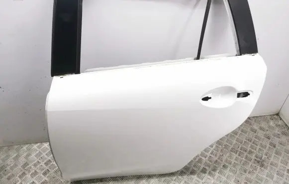 Mazda 6 Rear door