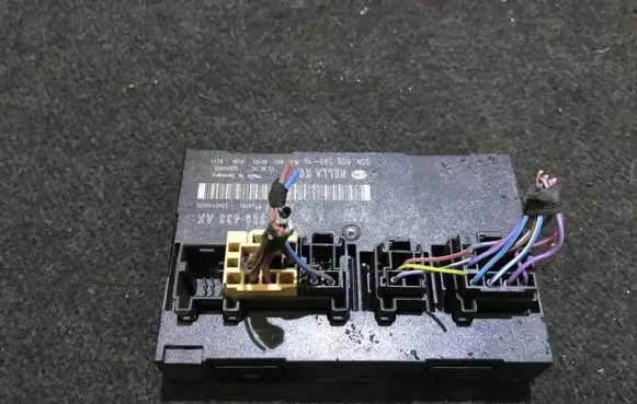 Volkswagen Golf V Door control unit/module 1k0959433ak 5dk008583-18