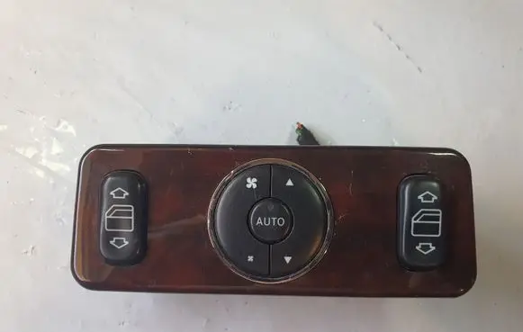 Mercedes-Benz ML W163 Electric window control switch A1638200426