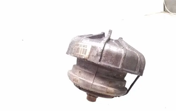 Mercedes-Benz Vito Viano W639 Engine mount bracket A6392410413