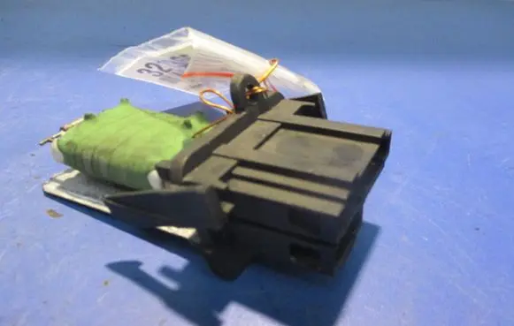 Volkswagen Polo III 6N 6N2 6NF Heater blower motor/fan resistor 1H0959263