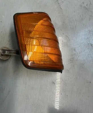 Mercedes-Benz E W124 Front indicator light