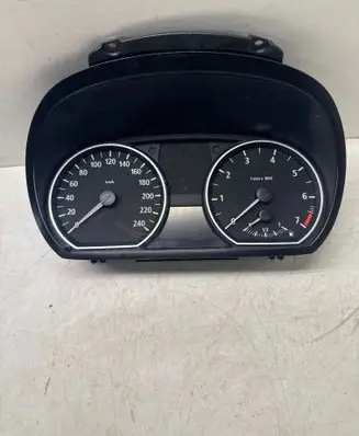 Speedometer (instrument cluster)