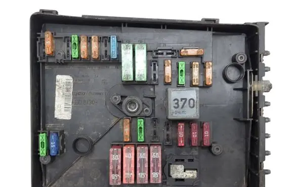 Skoda Octavia Mk2 (1Z) Fuse module 1K0937125A 017183071 3C09712490