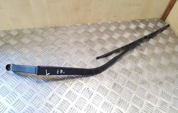 Mitsubishi Outlander Front wiper blade arm