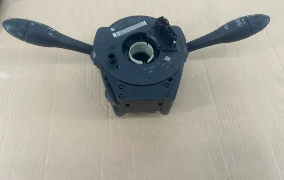 Subaru Forester SJ Wiper turn signal indicator stalk/switch 9253763 13315110
