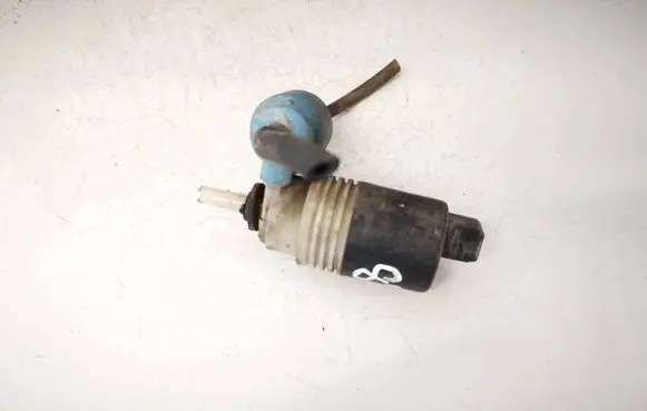 Volkswagen PASSAT B3 Windscreen/windshield washer pump