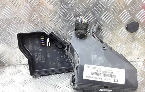 Honda CR-V Fuse box set 32200SWWL308