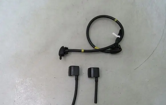 Nissan X-Trail T33 Windshield washer spray nozzle XTRAIL