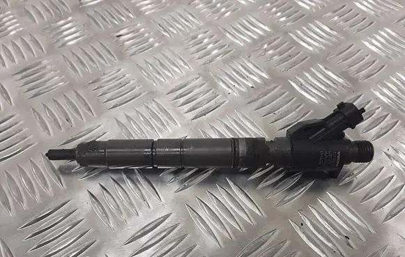 Volvo XC60 Fuel injector 31272690