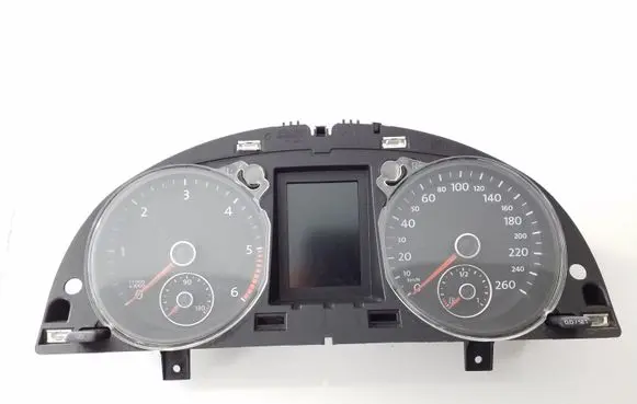 Volkswagen PASSAT B7 Speedometer (instrument cluster) 3AA920870D
