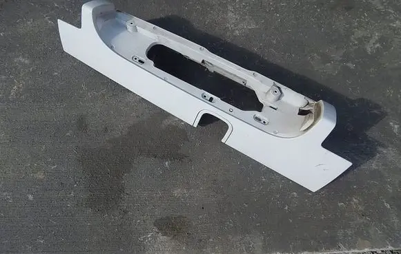 Renault Trafic II (X83) Rear sill (body part) 