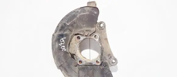 Volvo V70 Front wheel hub 9461944