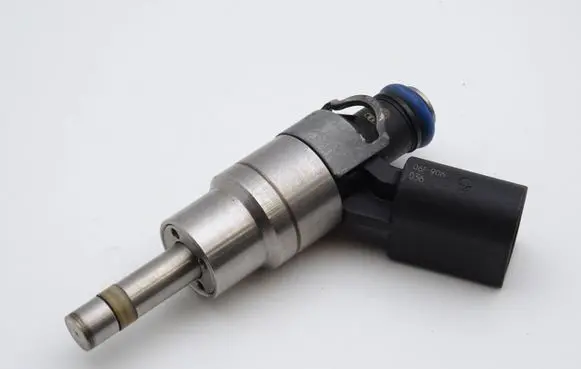 Volkswagen PASSAT B6 Fuel injector 06F906036
