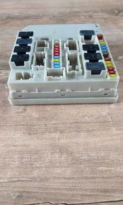 Renault Clio III Fuse module 902663A