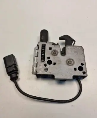 Volkswagen Golf VIII Engine bonnet/hood lock/catch 4K0823509A