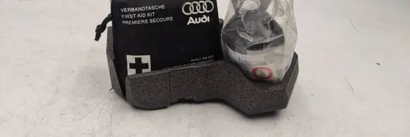 Audi Q5 SQ5 Other trunk/boot trim element 8R0012111C