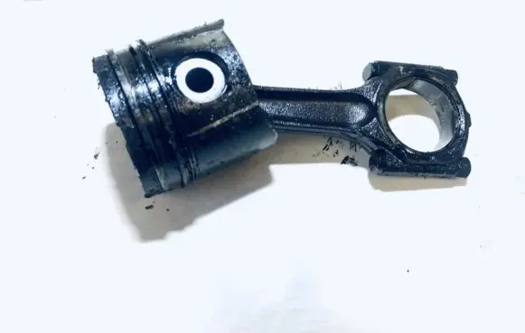 Citroen C5 Piston with connecting rod