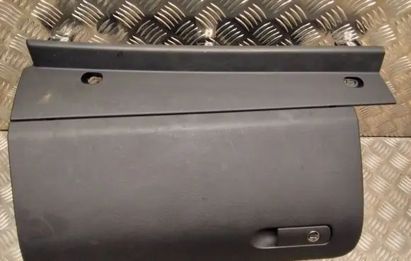 Volkswagen Touareg II Glove box 