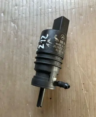 Mercedes-Benz E W212 Windscreen/windshield washer pump 2218690121 3028232