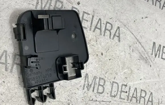 Porsche Macan (95B) Other body part 95B937403B