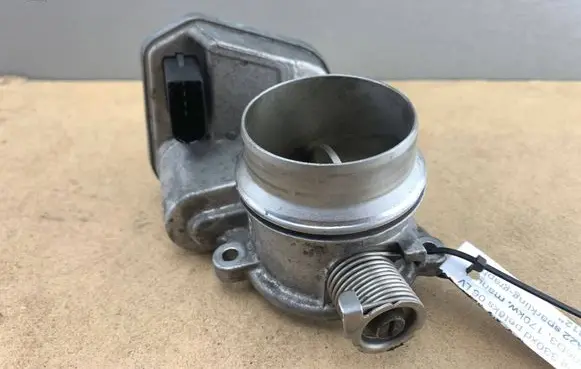 BMW 3 E90 E91 Throttle valve 7804384 11717804384 11717791481