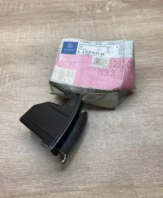 Mercedes-Benz E W211 Rear door ashtray A2118100128