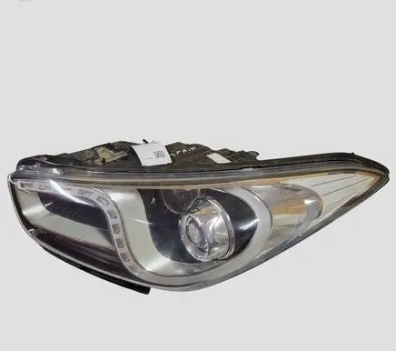 Hyundai i40 Headlight/headlamp 645302A