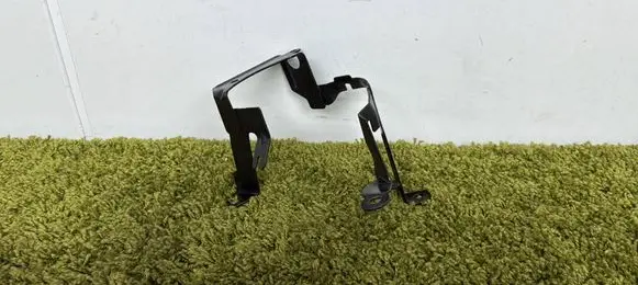 Volkswagen Polo V 6R Power steering pump mounting bracket 6r0423845