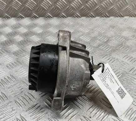 BMW 7 F01 F02 F03 F04 Engine mount bracket 6777371