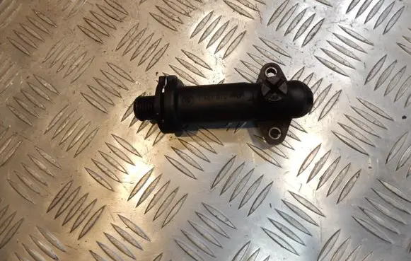 BMW 5 E60 E61 Thermostat 7787870 38314
