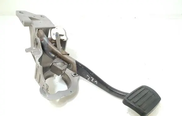 Chevrolet Camaro Brake pedal 84063727