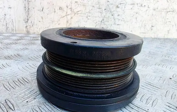 BMW 5 E39 Crankshaft pulley 2247890 11232247890