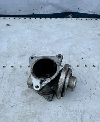 Volkswagen Golf Plus EGR valve 038129637D