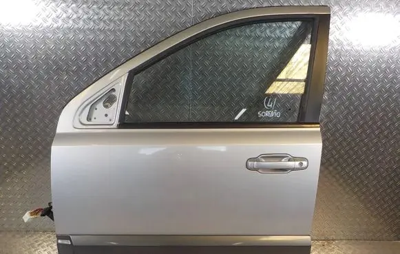 KIA Sorento Front door