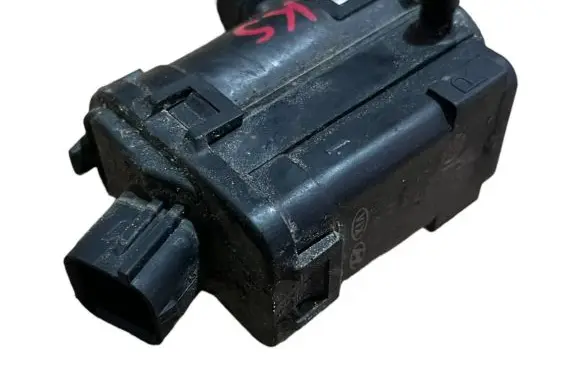 KIA Sorento Windscreen/windshield washer pump 985102J500