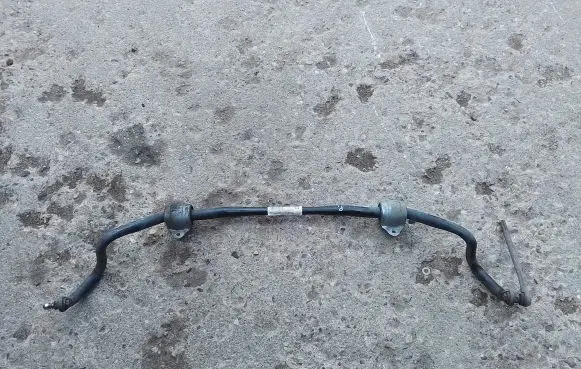 BMW 1 E81 E87 Front anti-roll bar/sway bar 6771335 677133502