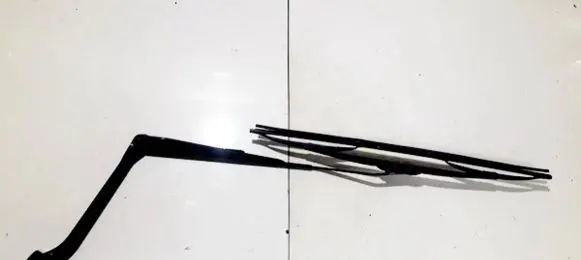 Toyota RAV 4 (XA20) Front wiper blade arm