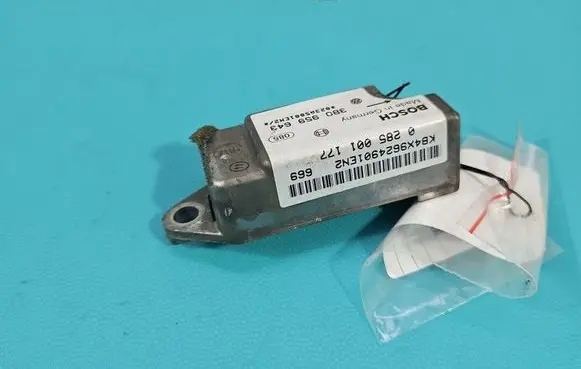 Volkswagen PASSAT B5.5 Fuel cut-off switch 3B0959643 IMPRK1601941