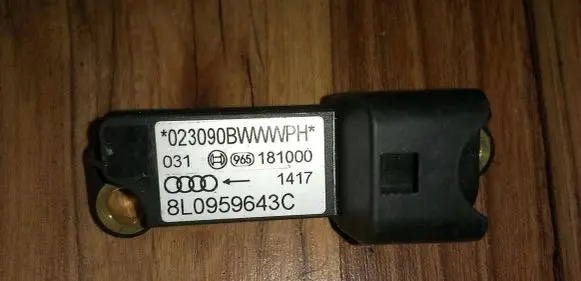 Audi A3 S3 8L Airbag deployment crash/impact sensor 8l0959643c