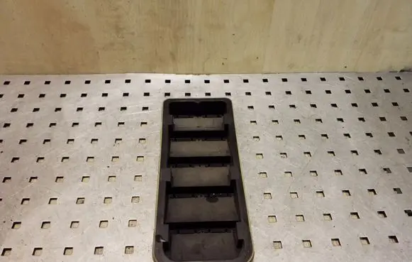 Volvo XC60 Quarter panel pressure vent 8623444