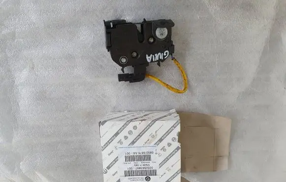 Alfa Romeo Giulia Engine bonnet/hood lock/catch 50563897