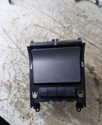 Volkswagen Golf V Ashtray (front) 