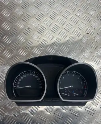 BMW Z4 E85 E86 Speedometer (instrument cluster) 102423105 6211117270 911727001